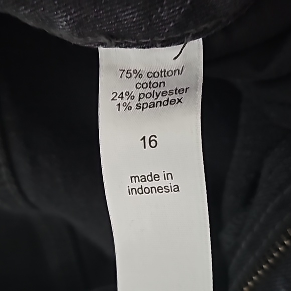 Maurices High Rise Jean Shorts - Picture 3 of 6